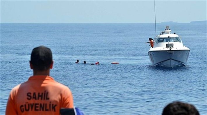 Ayvalık’ta göçmen teknesi battı: 5 ölü