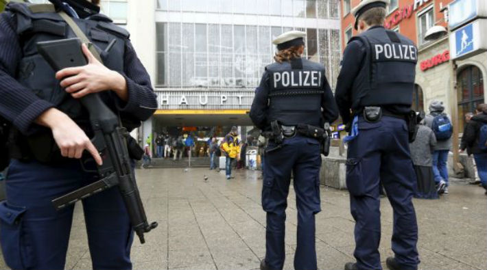 Münih'te bıçaklı saldırı: 6 yaralı