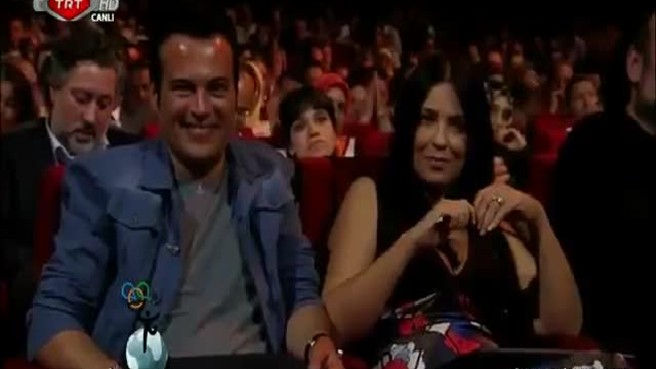 Cumhuriyet'in Genel Yayın Yönetmeni Sabuncu da Türkçe Olimpiyatları'na katılmış!