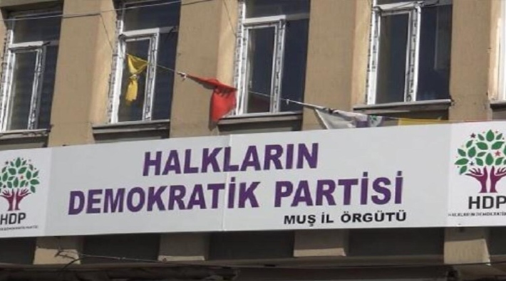 Muş'ta HDP binasına ve evlere polis baskını: Eş başkanlar gözaltında