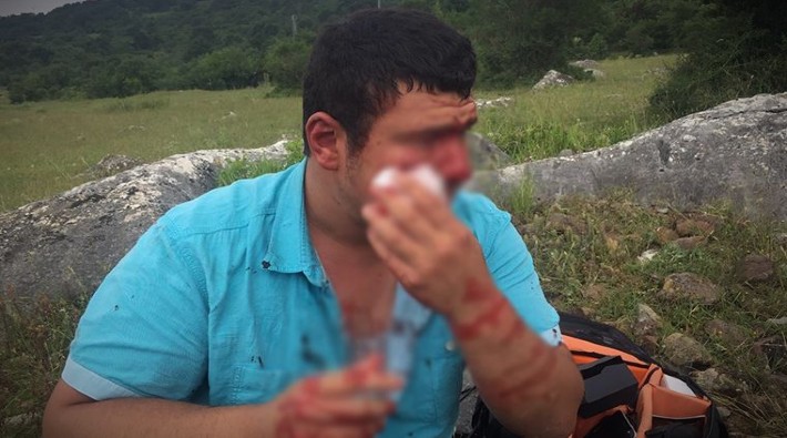 İYİ Partili Türkkan'ın çiftliğindeki yıkımı takip eden İHA muhabirine saldırı!