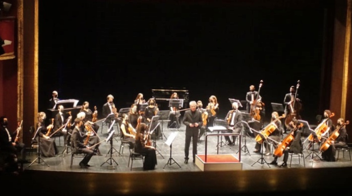 Müzisyenlere destek olmak için kurulan Kadıköy Belediyesi Pandemi Orkestrası ilk kez sahne aldı