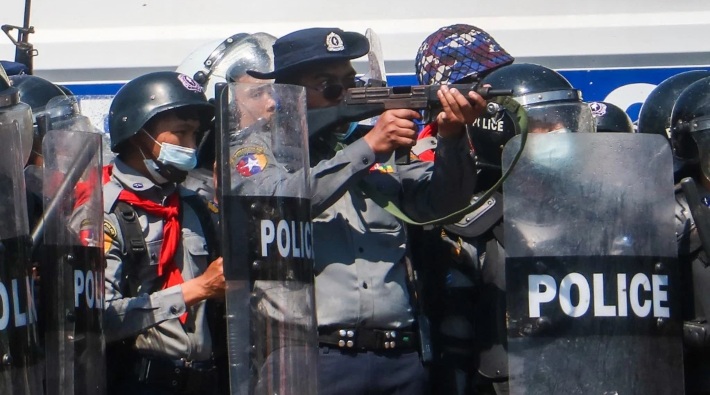Myanmar'daki darbe karşıtı protestolarda ölenlerin sayısı 726'ya yükseldi