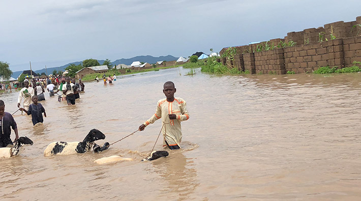 Nijerya'da seller nedeniyle 40 bin kişi evlerini terk etti