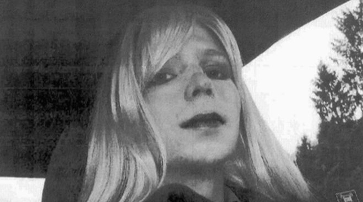 Obama Wikileaks'e belge sızdırdığı gerekçesiyle hapis yatan Chelsea Manning'i affetti