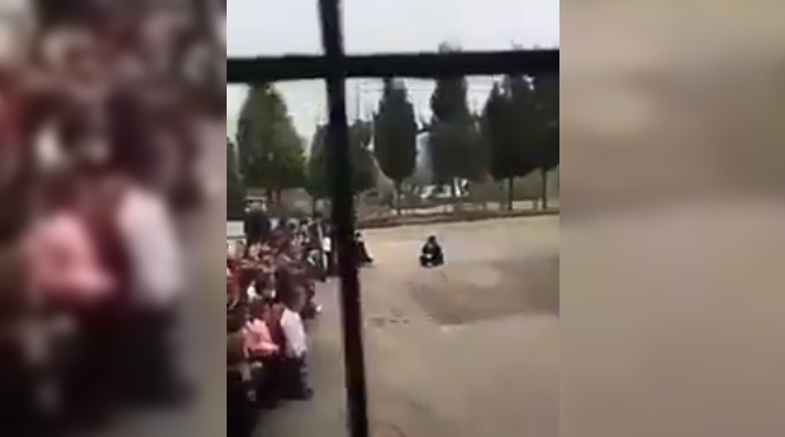 Okul müdürü ‘ceza’ diye öğrenciyi betona oturttu
