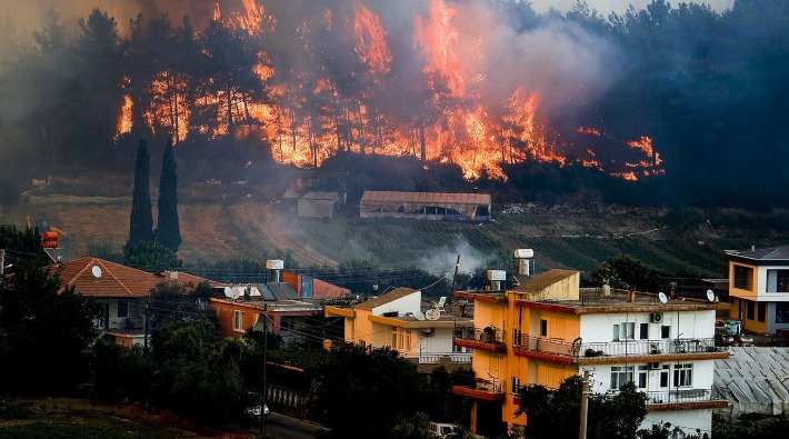 Orman yangınlarından etkilenen 5 ilde elektrik abonelerinin borçları 3 ay ertelendi