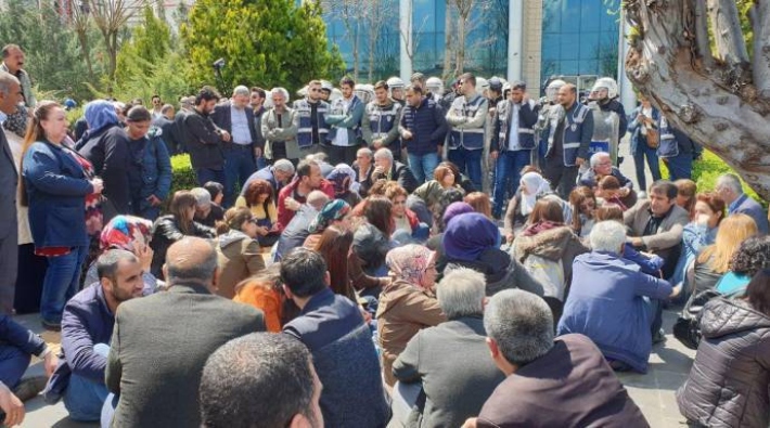 HDP Bağlar'da YSK kararını protesto etti: İrademizi çaldırmayacağız