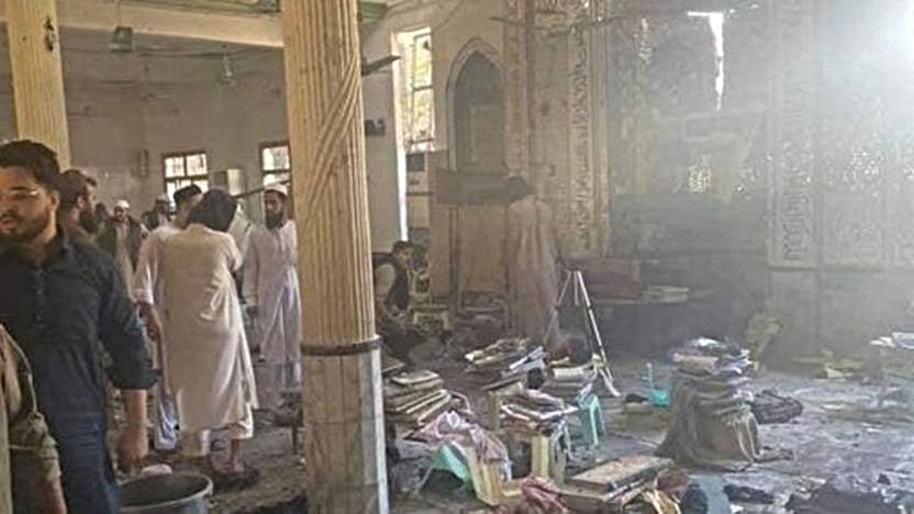 Pakistan'da medreseye bombalı saldırı: 4'ü çocuk 7 ölü