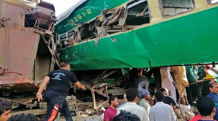 Pakistan'da tren kazası: 1 ölü, 40 yaralı