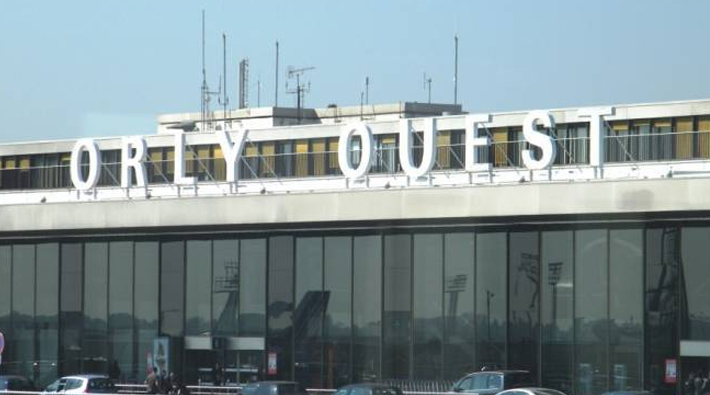 Paris Orly Havalimanı'nda silah sesleri