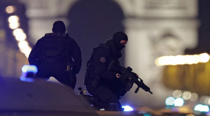 Paris saldırısını IŞİD üstlendi