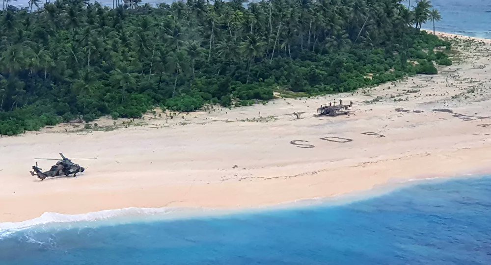 Pasifik’teki kayıp denizciler, kumsala yazdıkları ‘SOS’ mesajı sayesinde kurtuldu