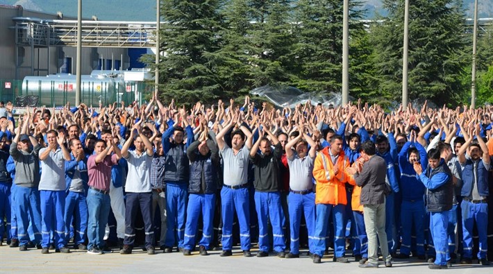 PETKİM direnişini selamlayan metal işçileri: Uyarıyoruz, hepimiz PETKİM nöbetindeyiz!