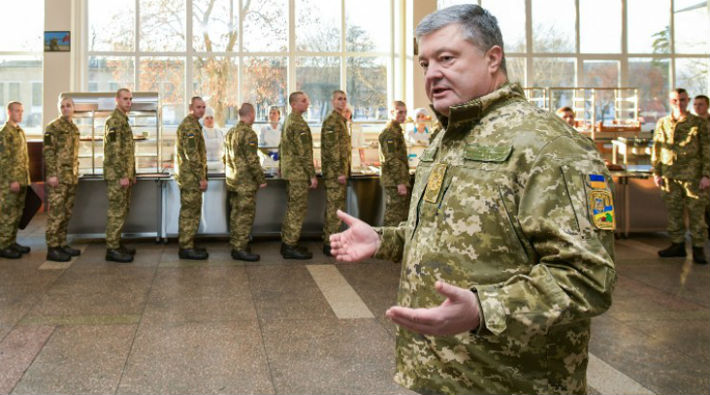 Poroşenko: Rusya'yla geniş çaplı bir savaş çıkabilir