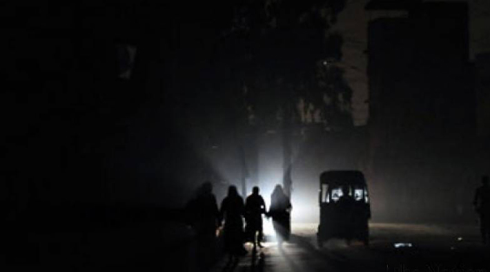 Pakistan'da ülke çapında elektrik kesintisi