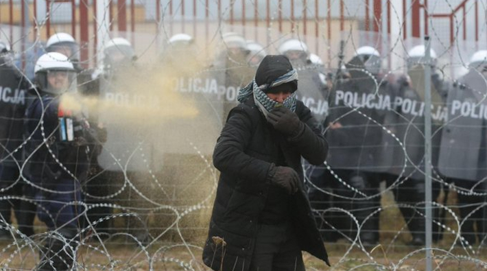 Polonya-Belarus sınırında 100 mülteci gözaltına alındı