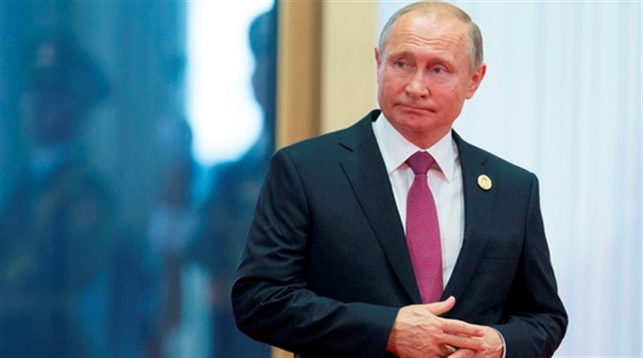 Putin'i Singapur'da dedektörlü kapıdan geçirdiler 