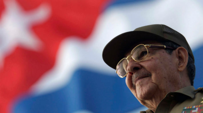 Raul Castro görevini 2018'de bırakacak