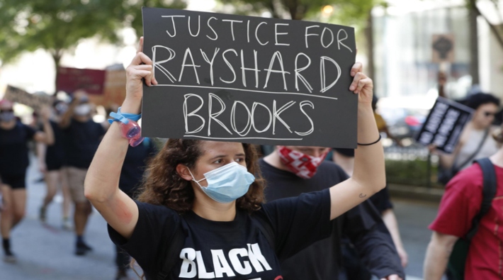 Siyah ABD vatandaşı Brooks'u öldüren polis kovuldu