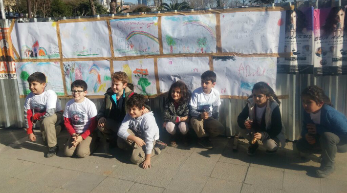 İhraç edilen öğretmenlerden 'sokak okulu': 'Sokaklara tahtalar kuracağız'