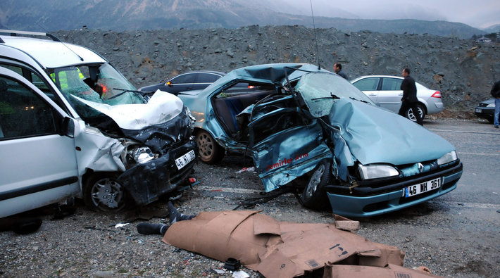 Tatilin ilk iki gününde trafik kazaları bilançosu: 24 kişi hayatını kaybetti