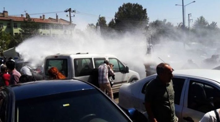 Diyarbakır'da öğretmenlerin eylemine polis saldırısı