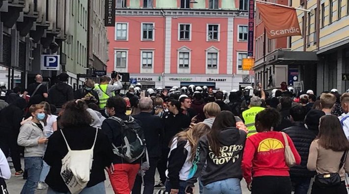 Norveç'te ırkçılara polis kalkanı: Irkçılık karşıtlarına saldırdılar!
