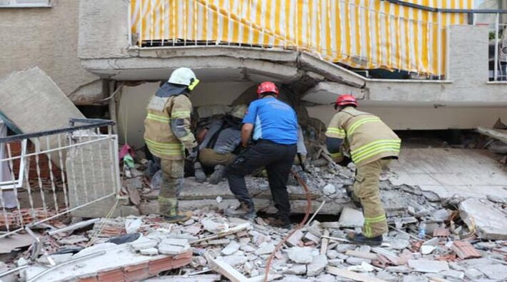 İzmir depreminde kendi ailesini enkaz altından kurtaran itfaiyecinin hikâyesi
