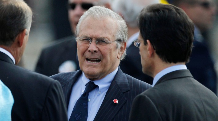 ABD'nin Irak işgalinin mimarlarından Donald Rumsfeld yaşamını yitirdi