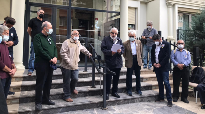Hayatını kaybeden 1. TİP'in kurucularından Şaban Erik için evinin önünde anma düzenlendi