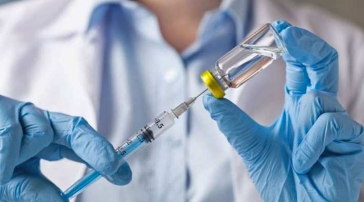 Sağlıkçılar için aşı randevuları başladı