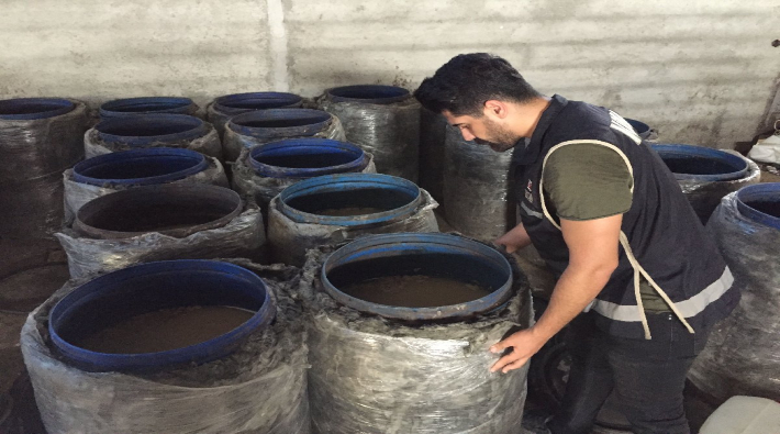 Adana’da 22 bin litre sahte içki ele geçirildi