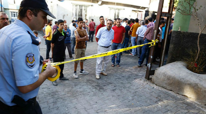 Samsun'da bir kadın 'evinize gelen giden belli olmuyor' diyen apartman yöneticisini vurdu