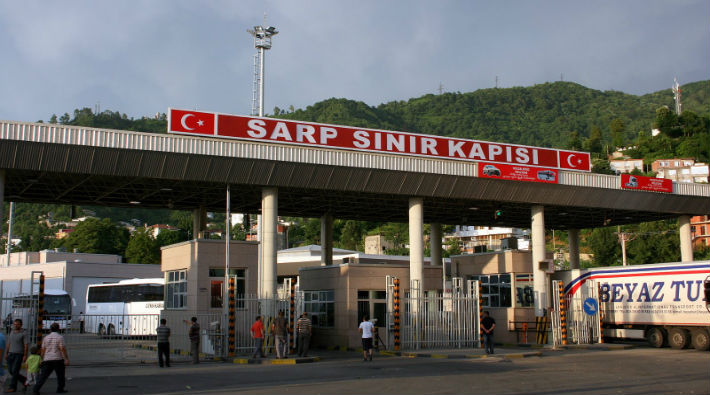 Türkiye ile Gürcistan arasındaki Sarp Sınır Kapısı kapatıldı