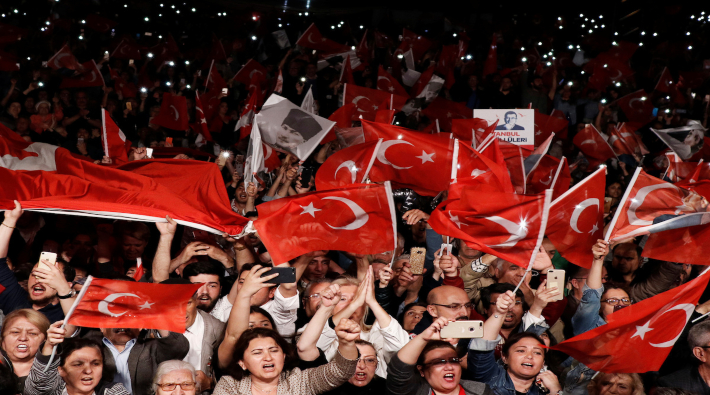 AKP'li Selvi'den erken seçim mesajı