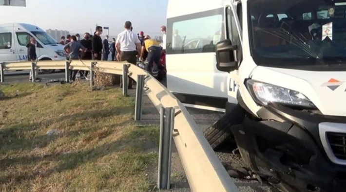 Silivri’de işçi servisi kaza yaptı: 2’si ağır 8 yaralı