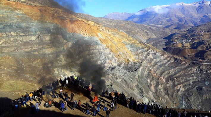 Şirvan'da göçükten kurtulan madenciler işten çıkarılıyor