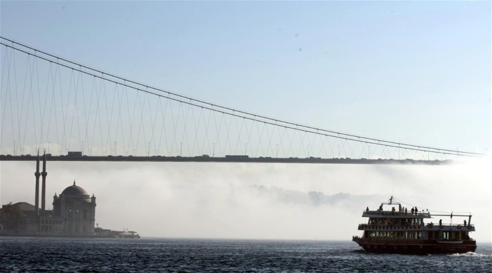 İstanbul’u sis kapladı, seferler iptal edildi