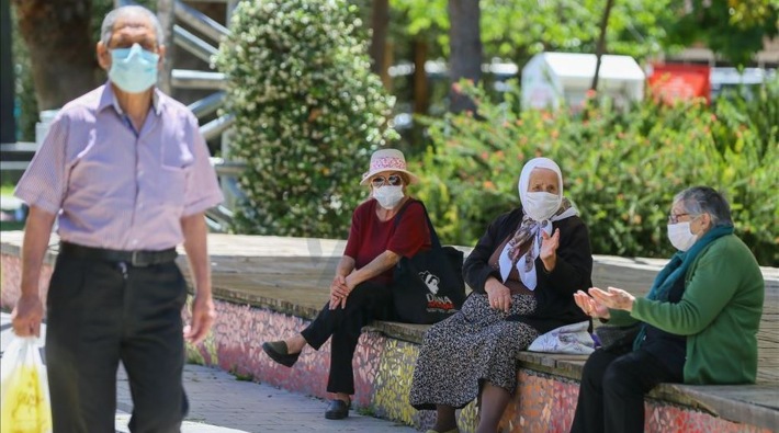 Sivas'ta 65 yaş üstü yurttaşlara sokağa çıkma kısıtlaması ertelendi