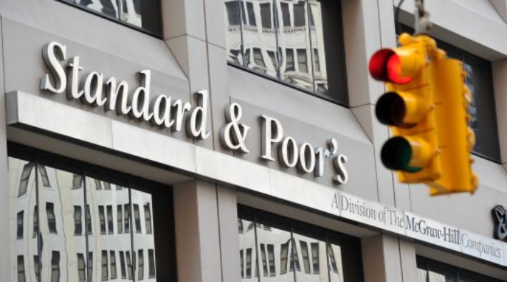 Standard and Poor's: Türk ekonomisi resesyonda ve Türk bankalarının varlık kalitesi çabuk kötüleşiyor
