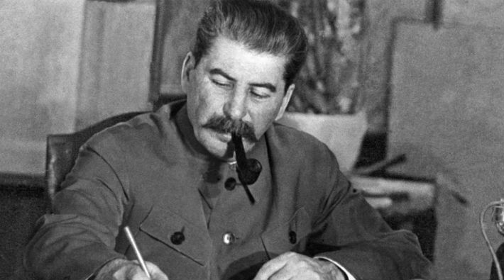 Aydınlık yazarı: Stalin’in ‘Kominist Manifesto’ adındaki kitabını defalarca okudum