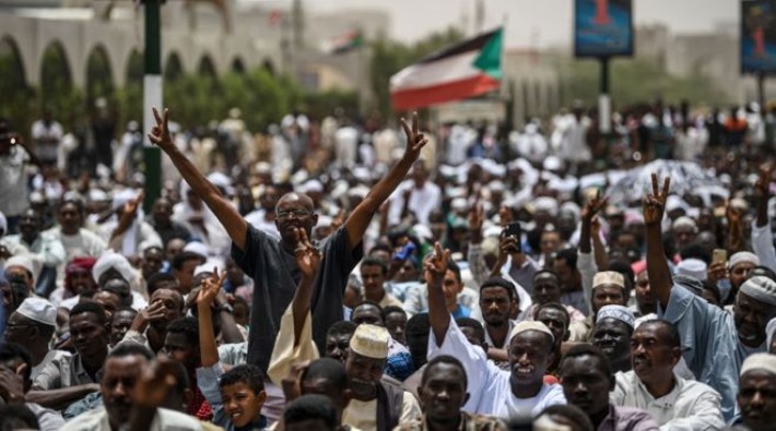 Sudan'da halk taleplerinde ısrarcı