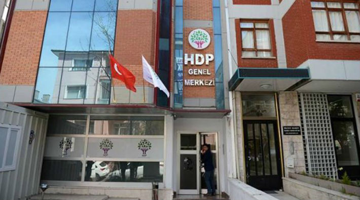 HDP Genel Merkezi önünde gözaltına alınan Suriyeli gazeteciler serbest