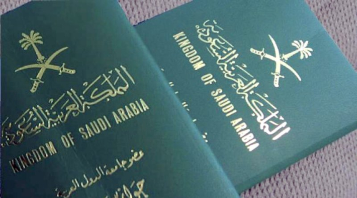 Suudi kadınlar erkek refakatçi olmadan seyahat edebilecek