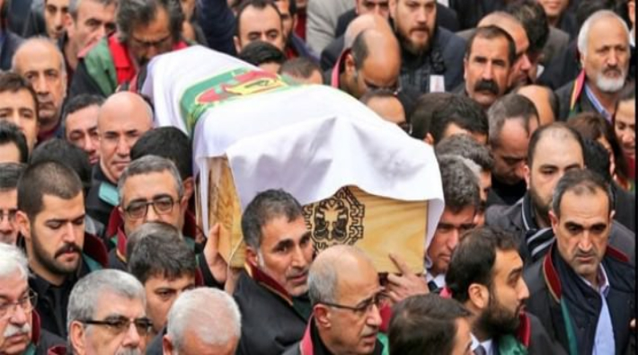 Turgay Güler, Tahir Elçi'nin cenazesine gittiği için hedef gösterdiği CHP'li Tanal'a tazminat ödeyecek
