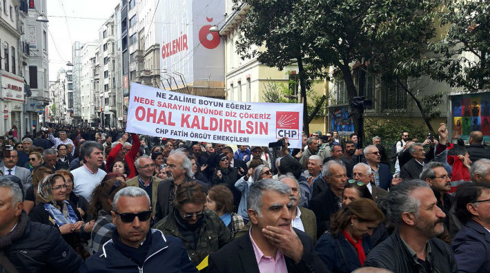 Taksim'deki oturma eylemine polis ablukası