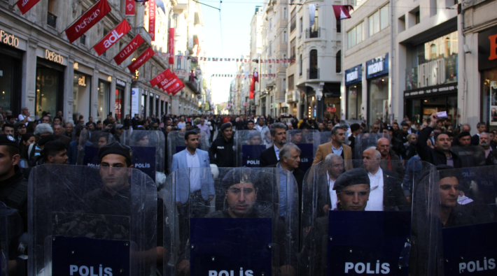Taksim'de HDP'nin kongre çağrısına polis ablukası