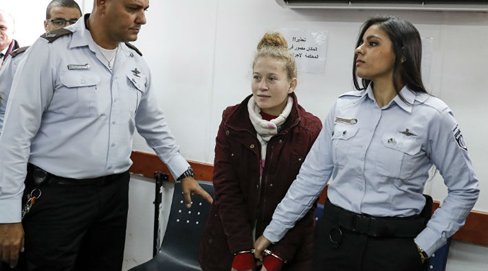Filistin'in cesur kızı Ahed Tamim'e taciz