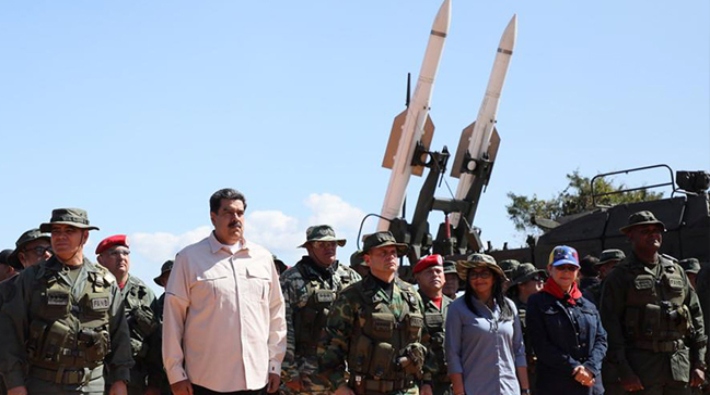 Venezuela'dan müdahale tehditlerine karşı askeri tatbikat!